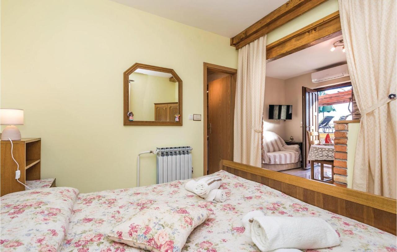 Cozy Apartment In Lovran With Kitchen Esterno foto