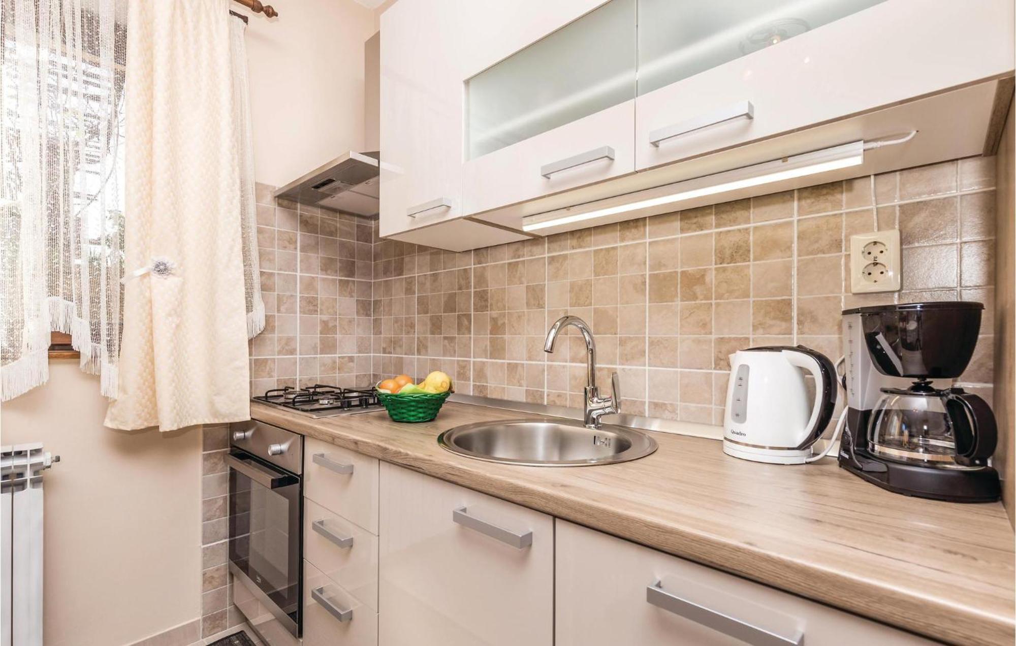 Cozy Apartment In Lovran With Kitchen Esterno foto